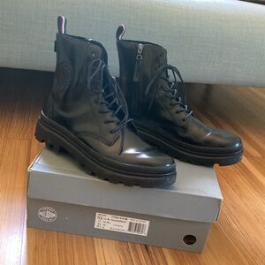 Palladium Pallatrooper Boot. men’s 11.5, worn once.